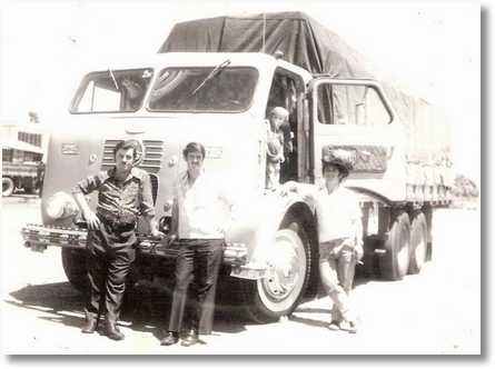 FNM 68 - Proprietário Osvaldo Valaski (Em memória) Motorista Altevir Chaves de chapéu (em memória) ao centro Mosquito e ao lado esquerdo Nelson