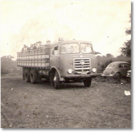 FNM BRASINCA 1962 - Motorista João Fagundes Machado - Tabatinga PR em 1978 - Levando pessoas para uma carrerada