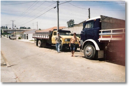 Ao lado do FNM 58 Lourival dos Santos (Lori) S+úo Jos+® dos Pinhais em 1978