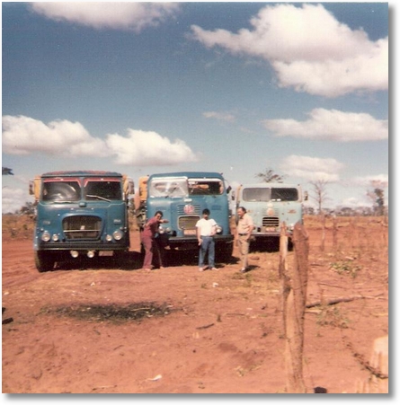 FNM 180-75 - Prop. João Luiz Camargo - FNM 63 Prop. Zeno e FNM 66 Prop. Gustavo Pacheco no Chapadão do Céu-GO em 1981